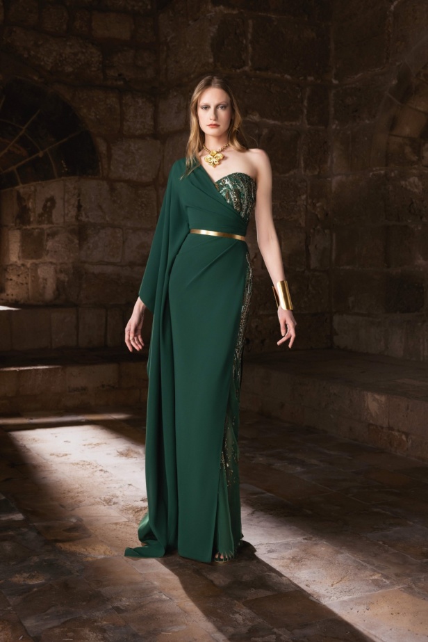 "من الحرير والصلب"... مجموعة طوني ورد لخريف وشتاء 2025 تستكشف التناقضات بلمسة من الرقي والأناقة