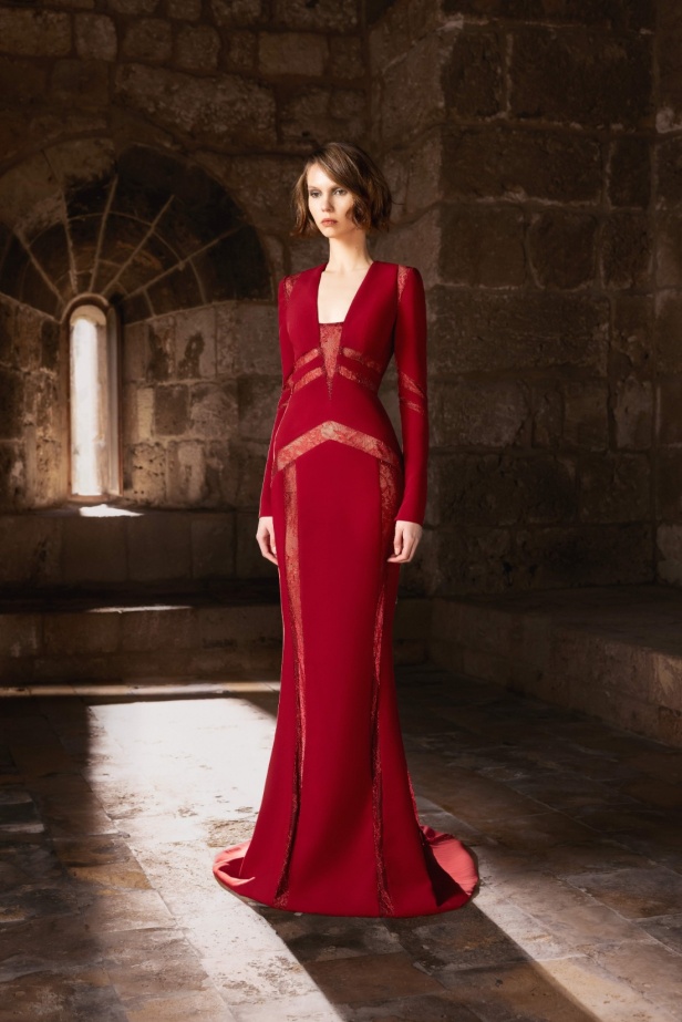 "من الحرير والصلب"... مجموعة طوني ورد لخريف وشتاء 2025 تستكشف التناقضات بلمسة من الرقي والأناقة