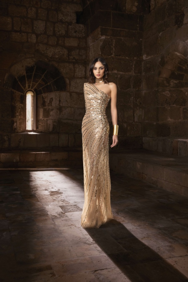 "من الحرير والصلب"... مجموعة طوني ورد لخريف وشتاء 2025 تستكشف التناقضات بلمسة من الرقي والأناقة