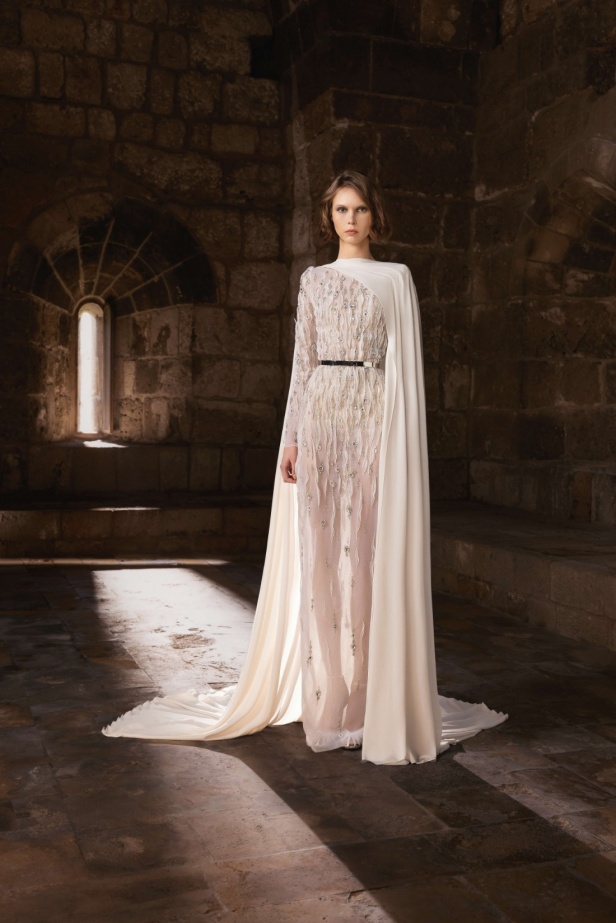 "من الحرير والصلب"... مجموعة طوني ورد لخريف وشتاء 2025 تستكشف التناقضات بلمسة من الرقي والأناقة