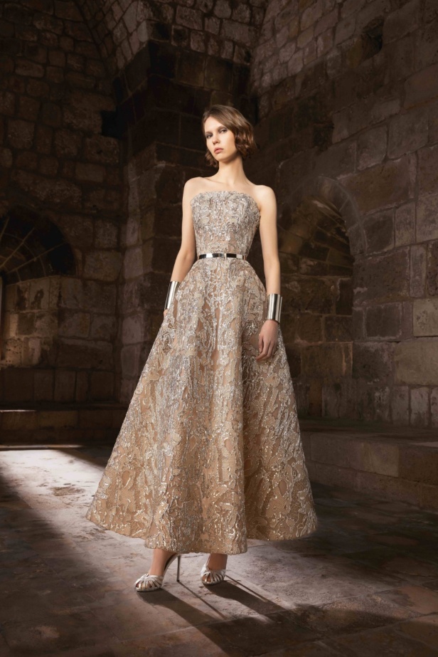 "من الحرير والصلب"... مجموعة طوني ورد لخريف وشتاء 2025 تستكشف التناقضات بلمسة من الرقي والأناقة