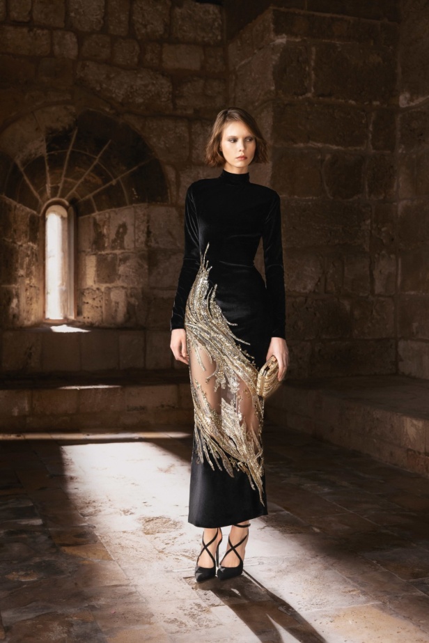 "من الحرير والصلب"... مجموعة طوني ورد لخريف وشتاء 2025 تستكشف التناقضات بلمسة من الرقي والأناقة