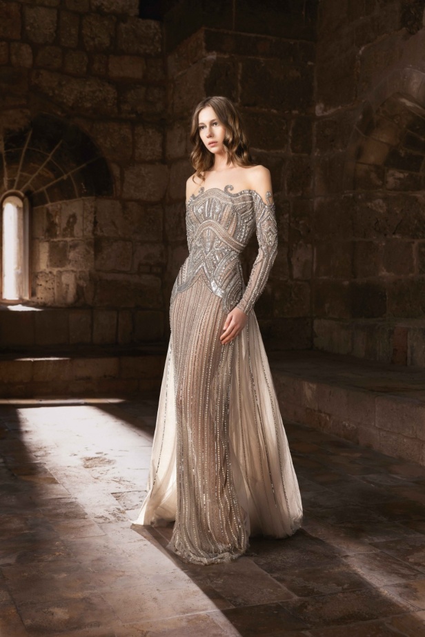 "من الحرير والصلب"... مجموعة طوني ورد لخريف وشتاء 2025 تستكشف التناقضات بلمسة من الرقي والأناقة