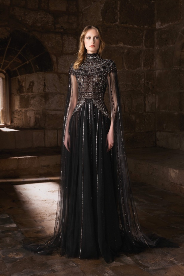 "من الحرير والصلب"... مجموعة طوني ورد لخريف وشتاء 2025 تستكشف التناقضات بلمسة من الرقي والأناقة