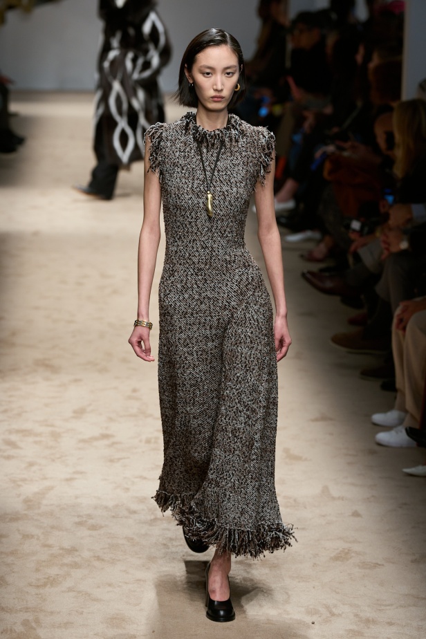 الفن يعانق الموضة في مجموعة Tod’s لخريف وشتاء 2025