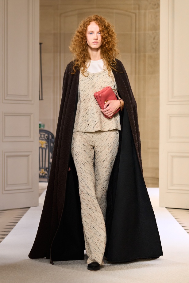 مجموعة Giambattista Valli لخريف وشتاء 2025