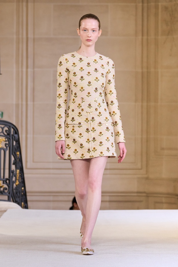 مجموعة Giambattista Valli لخريف وشتاء 2025