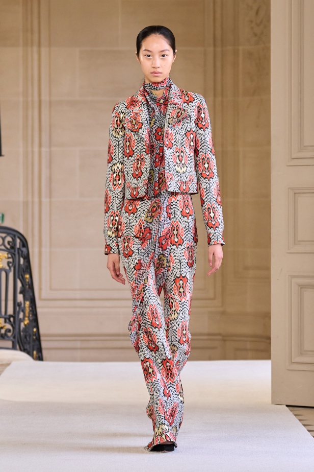 مجموعة Giambattista Valli لخريف وشتاء 2025