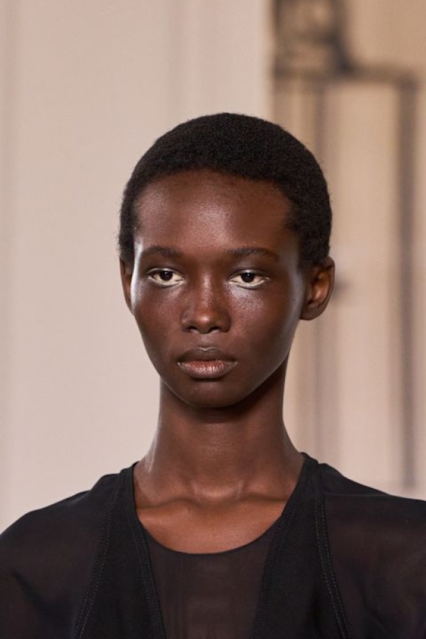 مجموعة Gimbattista Valli لخريف وشتاء 2025