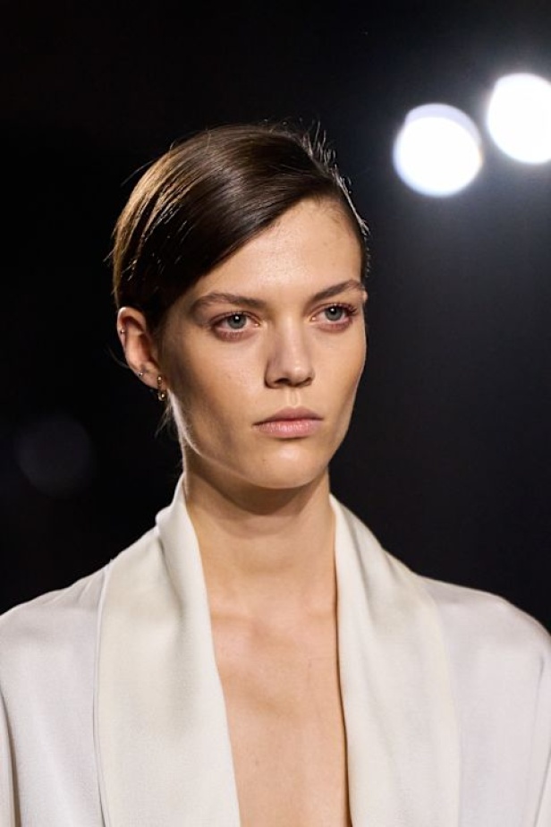  Victoria Beckham لخريف وشتاء 2025 في باريس