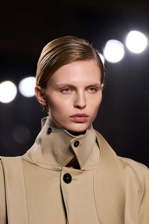  Victoria Beckham لخريف وشتاء 2025 في باريس