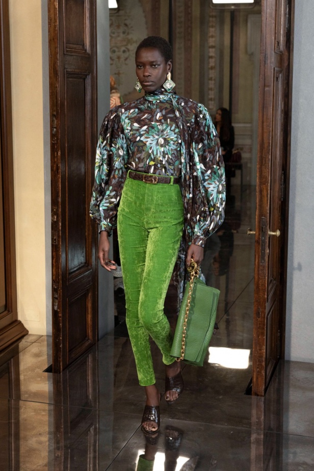 غوتشي هي فلورنسا، وفلورنسا هي غوتشي... عرض كروز 2026 يحتفي بالجذور والإرث من قلب أرشيف الدار