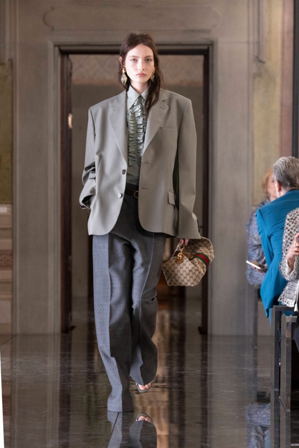 غوتشي هي فلورنسا، وفلورنسا هي غوتشي... عرض كروز 2026 يحتفي بالجذور والإرث من قلب أرشيف الدار