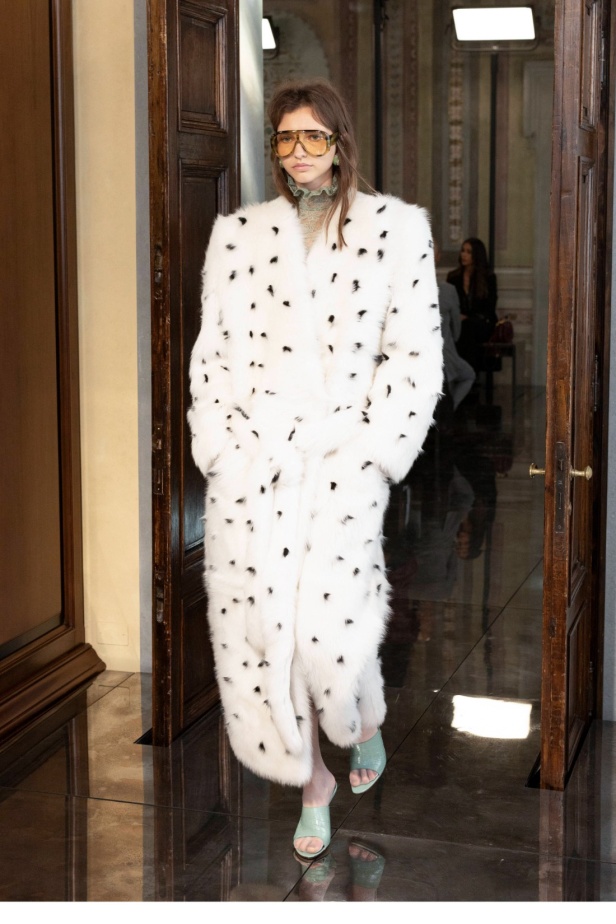 غوتشي هي فلورنسا، وفلورنسا هي غوتشي... عرض كروز 2026 يحتفي بالجذور والإرث من قلب أرشيف الدار