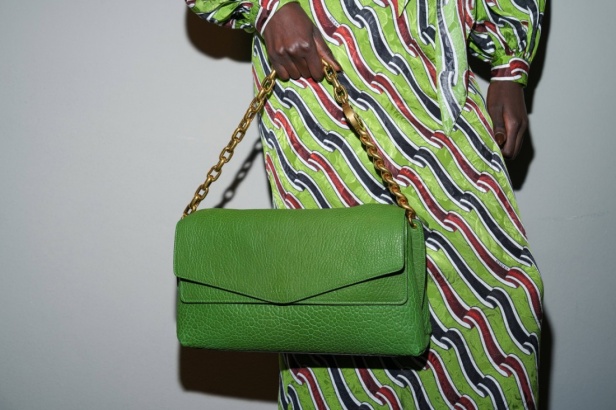 غوتشي هي فلورنسا، وفلورنسا هي غوتشي... عرض كروز 2026 يحتفي بالجذور والإرث من قلب أرشيف الدار