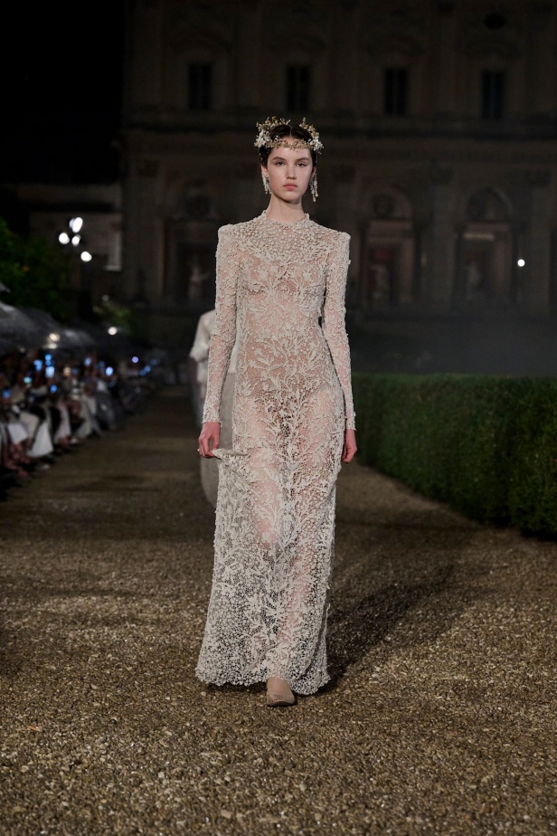 مجموعة Dior Cruise لعام 2026 تتخطى التوقعات.. تصاميم رومانسية مع بصمة الدار العريقة