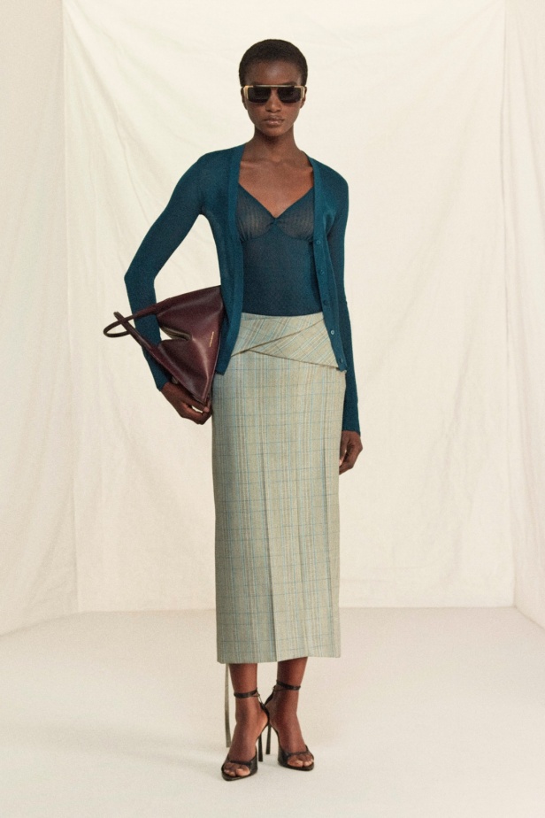 فيكتوريا بيكهام تعود إلى نيويورك لتقديم مجموعة "ريزورت 2026" 