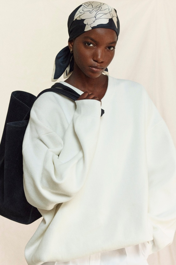 فيكتوريا بيكهام تعود إلى نيويورك لتقديم مجموعة "ريزورت 2026" 