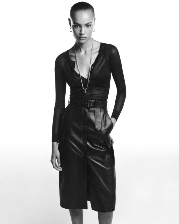 "من الفجر حتى الغسق"... أناقة مجموعة إيلي صعب Resort 2026 لكل لحظة