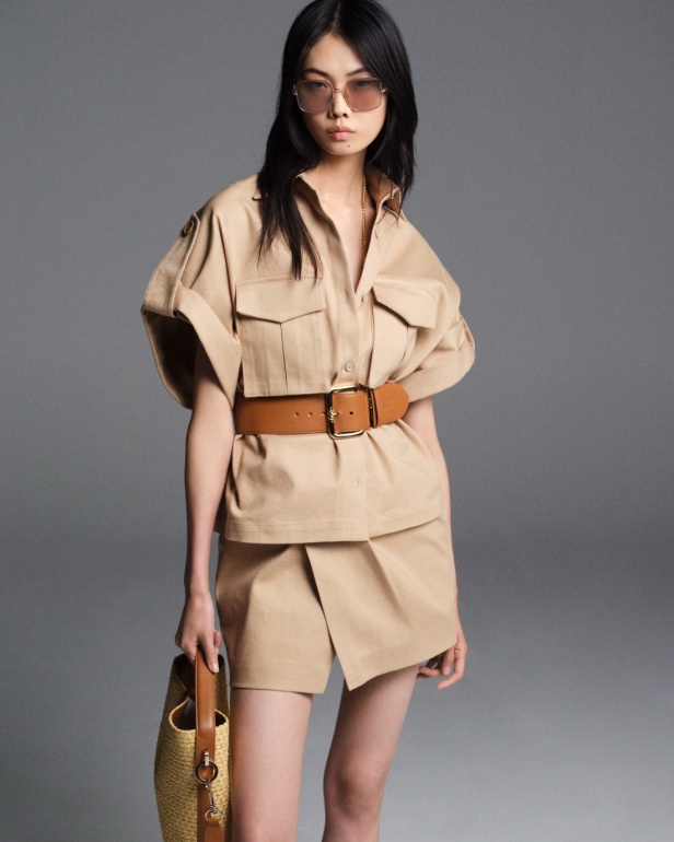 "من الفجر حتى الغسق"... أناقة مجموعة إيلي صعب Resort 2026 لكل لحظة