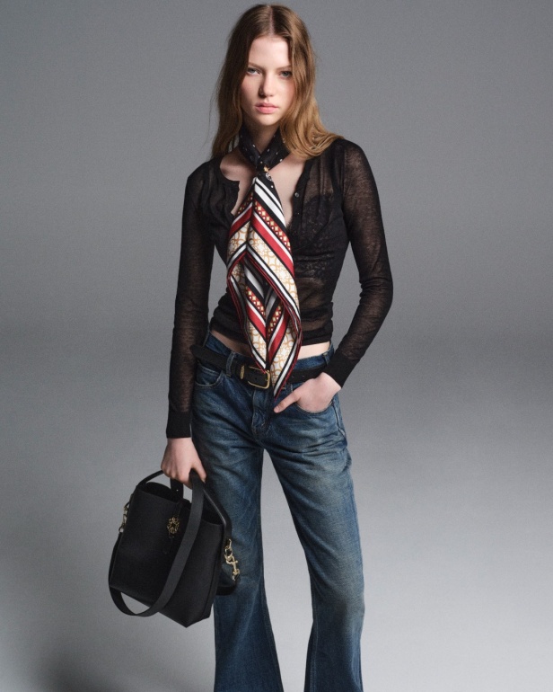 "من الفجر حتى الغسق"... أناقة مجموعة إيلي صعب Resort 2026 لكل لحظة