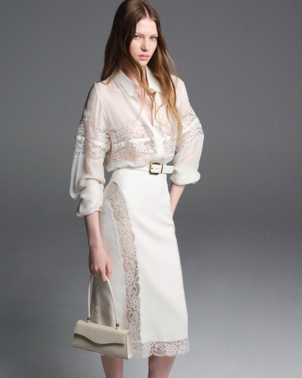 "من الفجر حتى الغسق"... أناقة مجموعة إيلي صعب Resort 2026 لكل لحظة