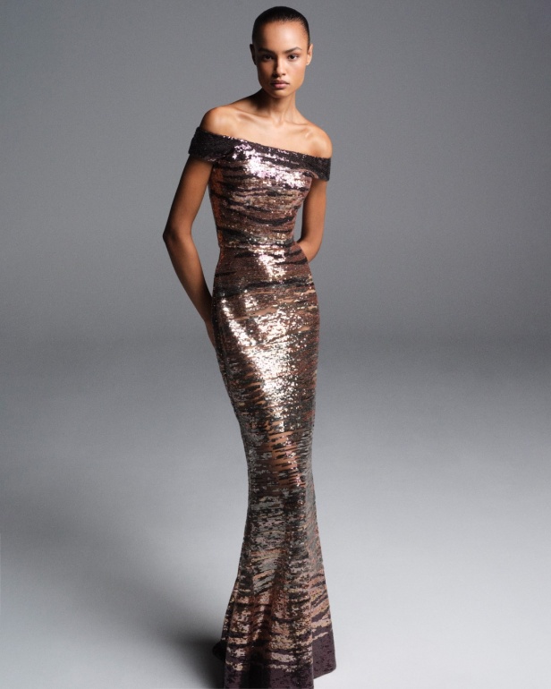 "من الفجر حتى الغسق"... أناقة مجموعة إيلي صعب Resort 2026 لكل لحظة