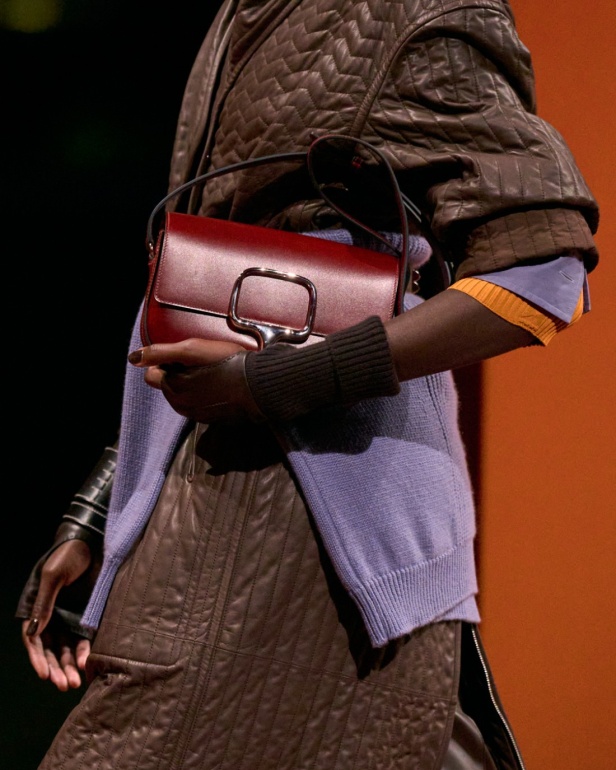 Hermès تكتب فصلًا ثانيًا في شنغهاي... مجموعة خريف وشتاء 2025 مستعدة للانطلاق!