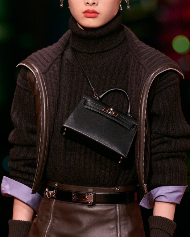 Hermès تكتب فصلًا ثانيًا في شنغهاي... مجموعة خريف وشتاء 2025 مستعدة للانطلاق!