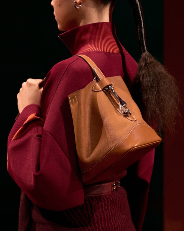 Hermès تكتب فصلًا ثانيًا في شنغهاي... مجموعة خريف وشتاء 2025 مستعدة للانطلاق!