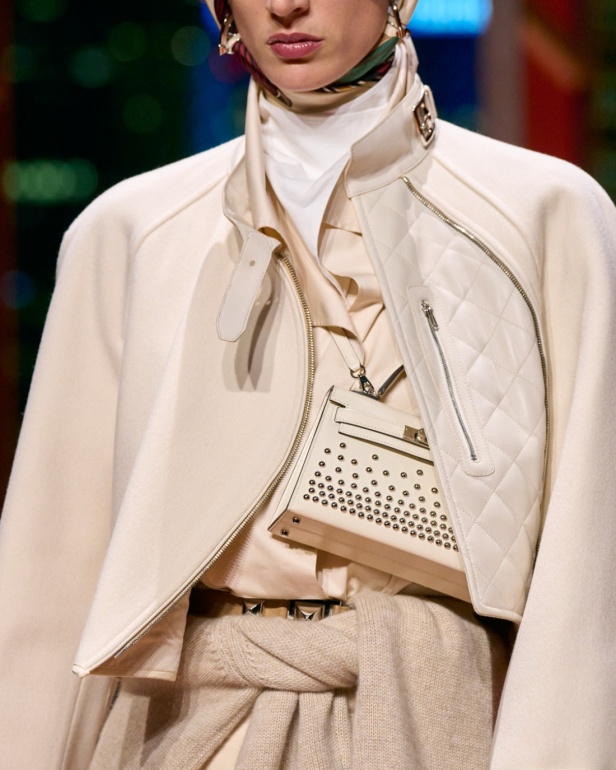 Hermès تكتب فصلًا ثانيًا في شنغهاي... مجموعة خريف وشتاء 2025 مستعدة للانطلاق!