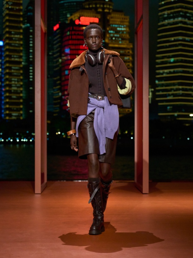 Hermès تكتب فصلًا ثانيًا في شنغهاي... مجموعة خريف وشتاء 2025 مستعدة للانطلاق!
