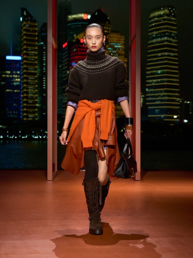 Hermès تكتب فصلًا ثانيًا في شنغهاي... مجموعة خريف وشتاء 2025 مستعدة للانطلاق!