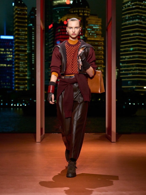 Hermès تكتب فصلًا ثانيًا في شنغهاي... مجموعة خريف وشتاء 2025 مستعدة للانطلاق!