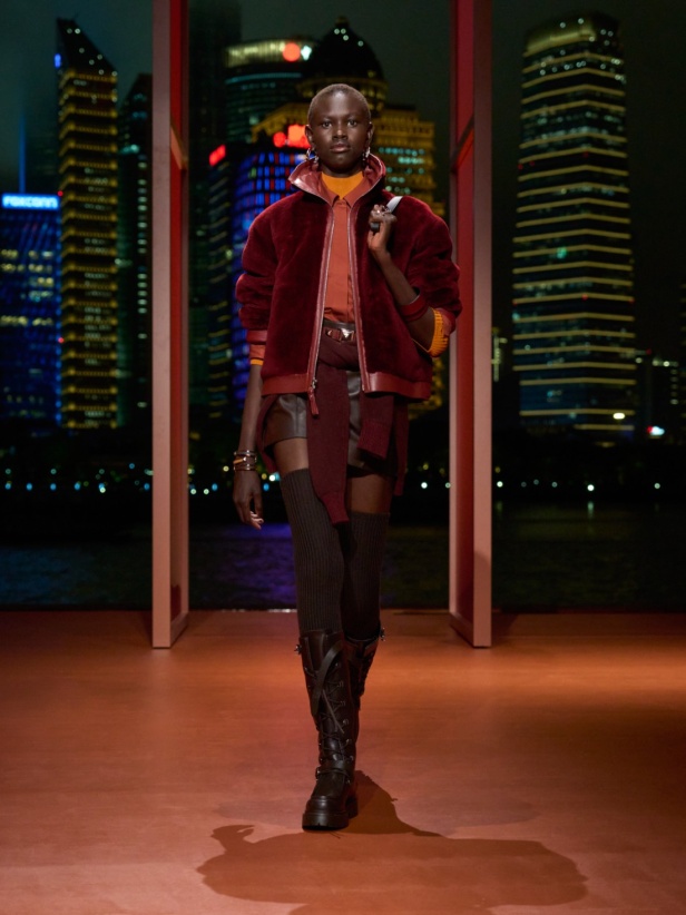 Hermès تكتب فصلًا ثانيًا في شنغهاي... مجموعة خريف وشتاء 2025 مستعدة للانطلاق!