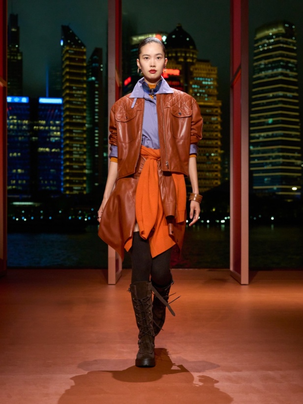 Hermès تكتب فصلًا ثانيًا في شنغهاي... مجموعة خريف وشتاء 2025 مستعدة للانطلاق!