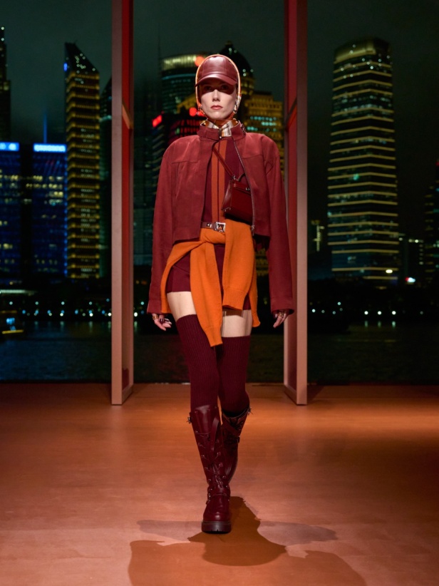 Hermès تكتب فصلًا ثانيًا في شنغهاي... مجموعة خريف وشتاء 2025 مستعدة للانطلاق!