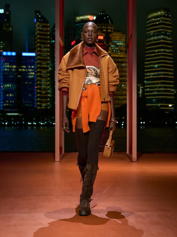 Hermès تكتب فصلًا ثانيًا في شنغهاي... مجموعة خريف وشتاء 2025 مستعدة للانطلاق!