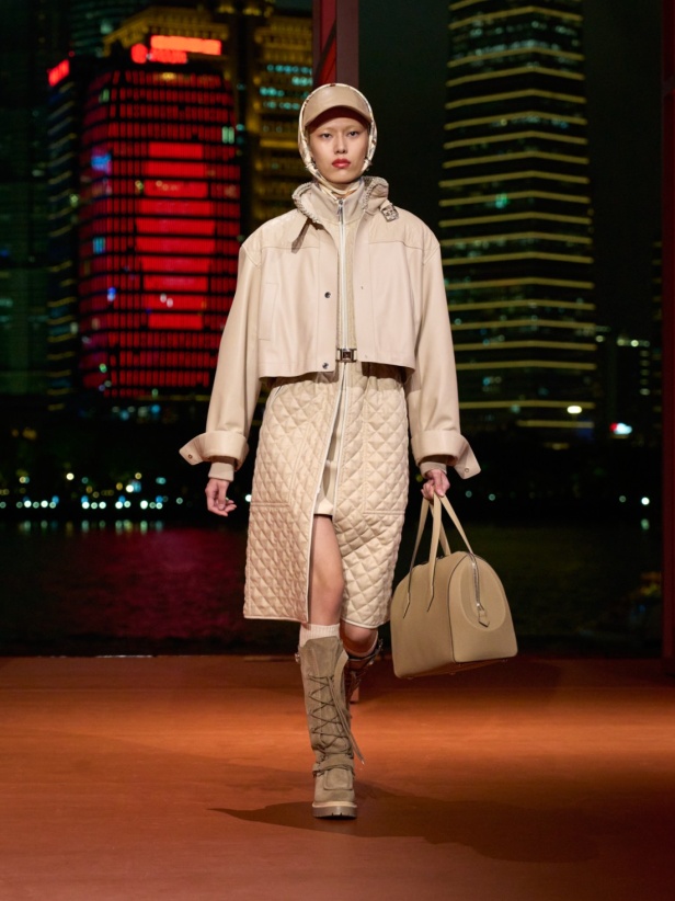 Hermès تكتب فصلًا ثانيًا في شنغهاي... مجموعة خريف وشتاء 2025 مستعدة للانطلاق!