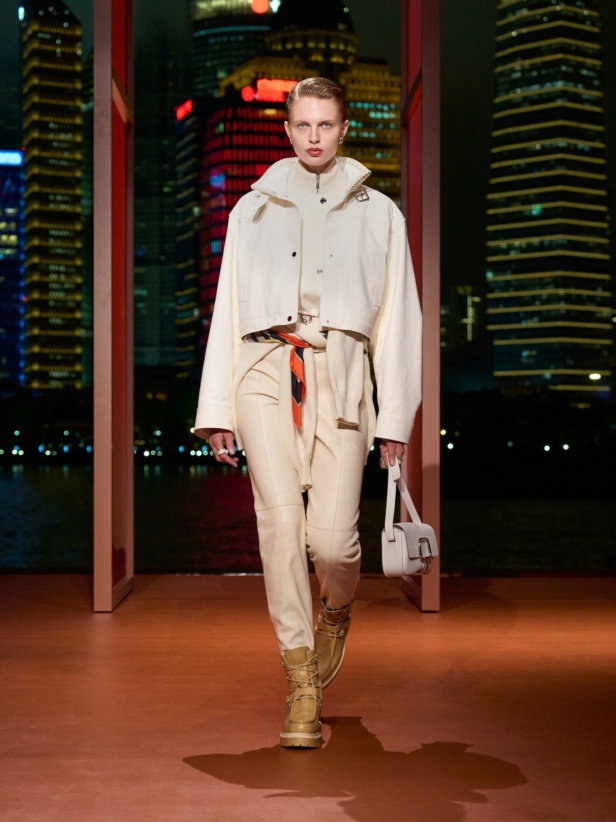 Hermès تكتب فصلًا ثانيًا في شنغهاي... مجموعة خريف وشتاء 2025 مستعدة للانطلاق!