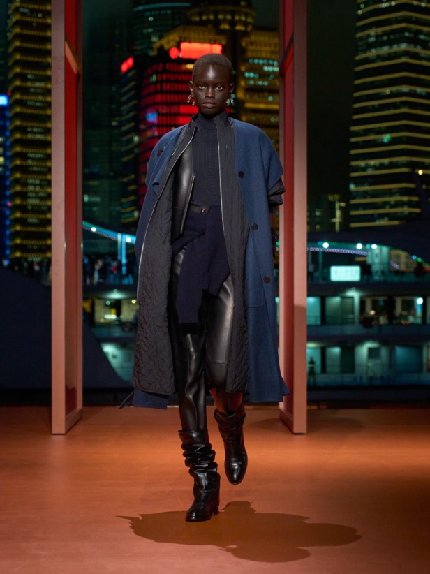 Hermès تكتب فصلًا ثانيًا في شنغهاي... مجموعة خريف وشتاء 2025 مستعدة للانطلاق!