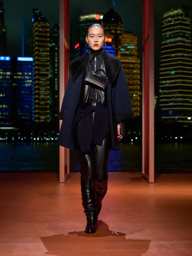 Hermès تكتب فصلًا ثانيًا في شنغهاي... مجموعة خريف وشتاء 2025 مستعدة للانطلاق!