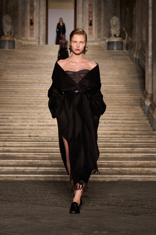 مجموعة Max Mara ريزورت 2026... احتفال بالأناقة الإيطالية الخالدة