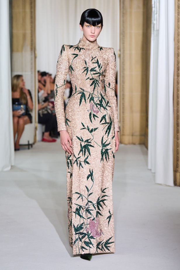 Ashi Studio خريف وشتاء 2025 للأزياء الراقية: عالم من الذكريات وفوضى شاعرية مُتقنة (فيديو) 