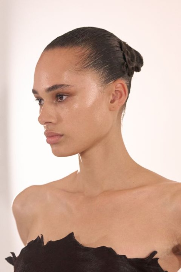 Ashi Studio خريف وشتاء 2025 للأزياء الراقية