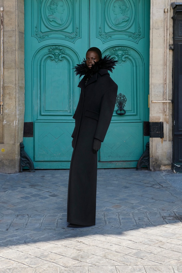 مجموعة Balenciaga للأزياء الراقية لخريف وشتاء 2025-2026