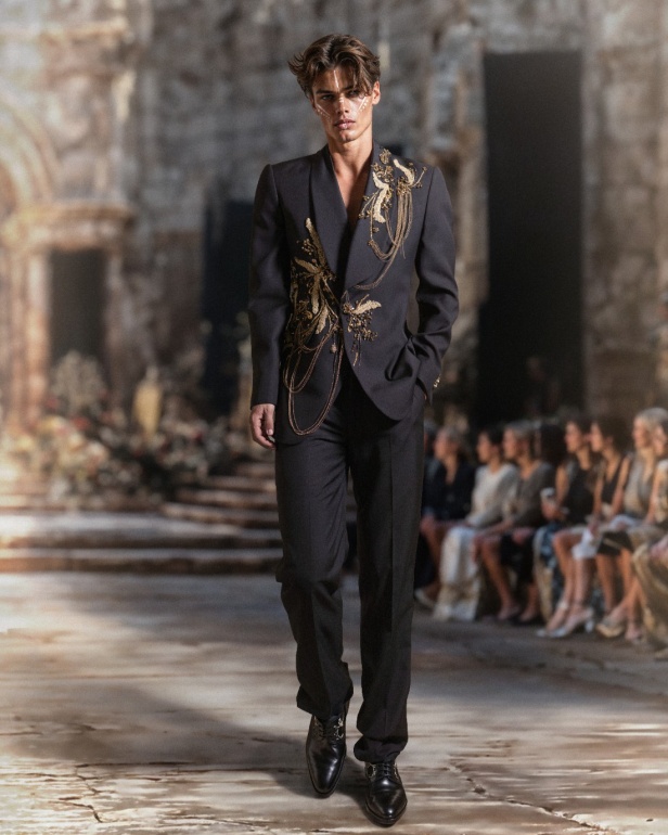 الرقة بأناقة المحارِبات يقدّمها سعيد قبيسي في مجموعة خريف وشتاء 2025-2026... ويقول لـ"هي": إطلاق الكوتور في باريس نقلة نوعية