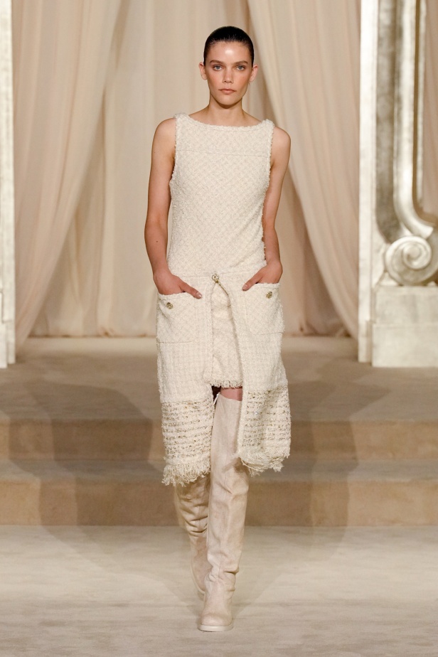 مجموعة Chanel للأزياء الراقية لموسم خريف وشتاء 2025-2026