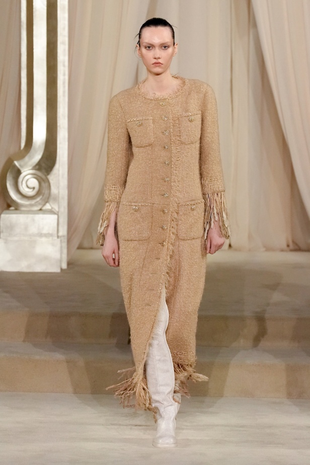 مجموعة Chanel للأزياء الراقية لموسم خريف وشتاء 2025-2026