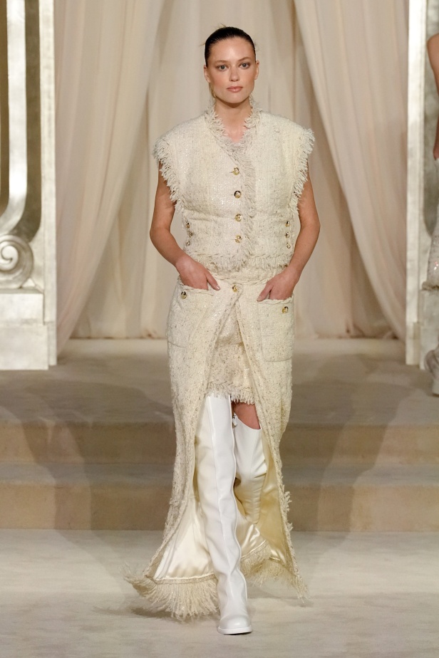 مجموعة Chanel للأزياء الراقية لموسم خريف وشتاء 2025-2026